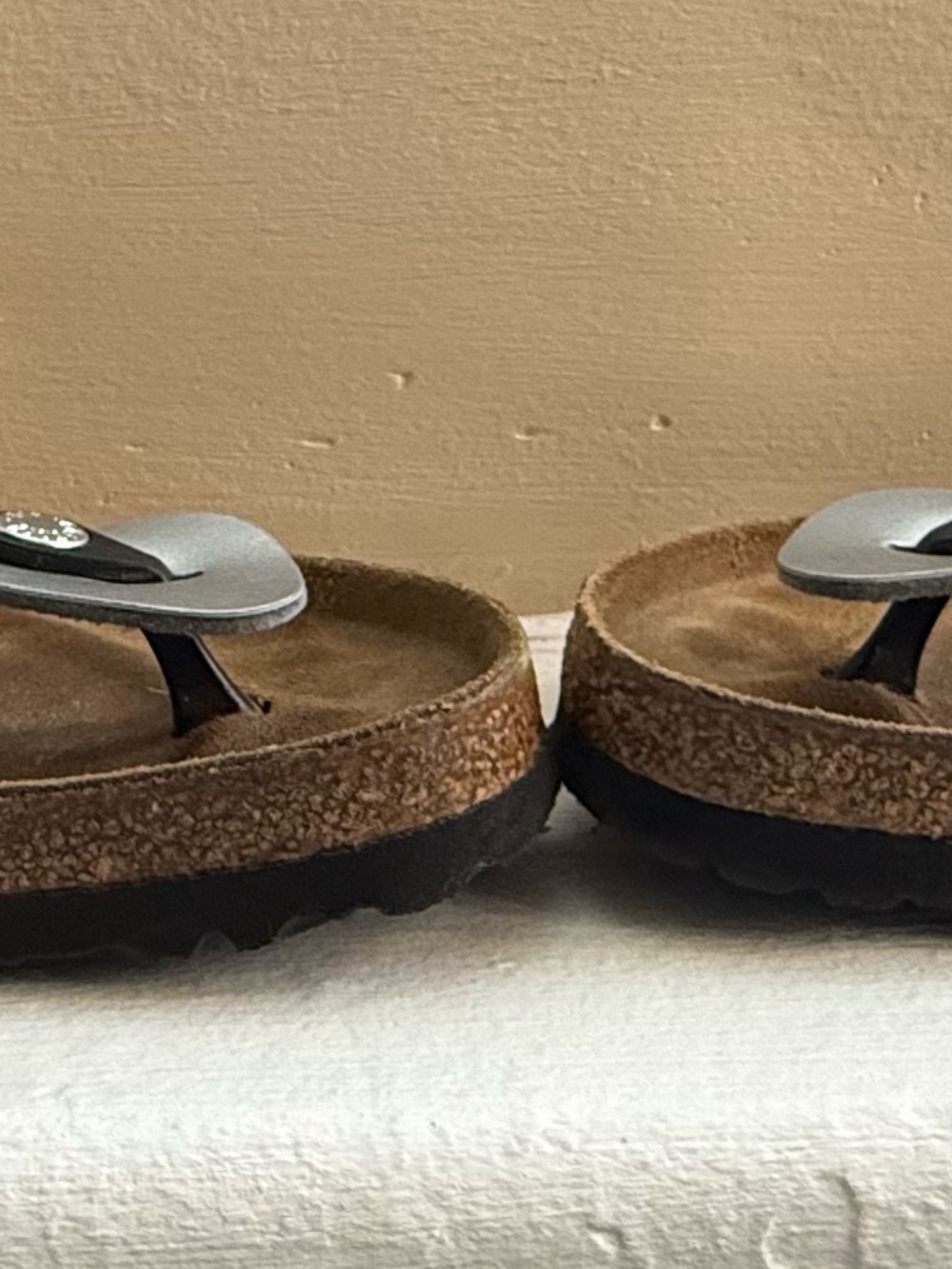 Birkenstock Silver Gizeh Thong Sandals for Women - Picture 4 of 8